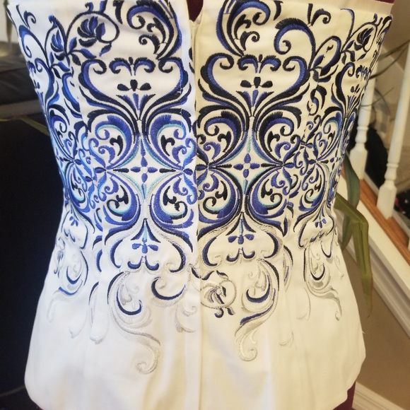 New Corset - Picture 4 of 10